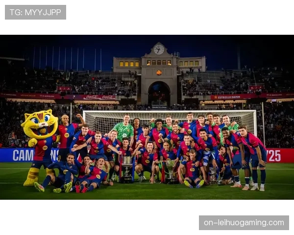 巴萨年轻后卫获多支欧冠球队关注，其本赛季欧冠拦截数据在同位置排前三